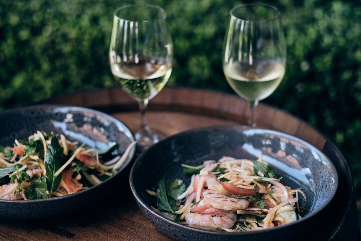 Destination wedding in the south west: sublime food and wine